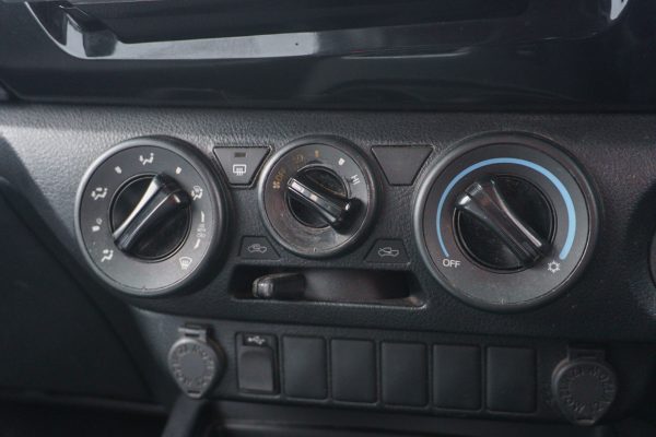 TOYOTA REVO 2.4 E PRERUNNER CAB AT 2018 - Image 20
