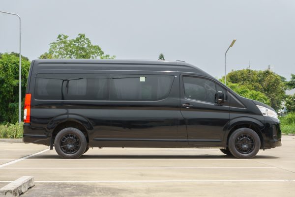 TOYOTA COMMUTER 2.8 DIESEL MT 2019 จด 2020 - Image 5