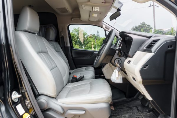 TOYOTA COMMUTER 2.8 DIESEL MT 2019 จด 2020 - Image 10
