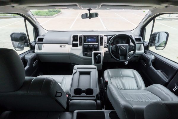 TOYOTA COMMUTER 2.8 DIESEL MT 2019 จด 2020 - Image 18