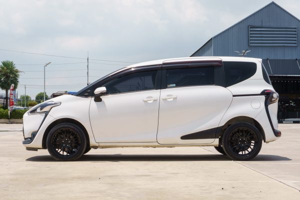 TOYOTA SIENTA 1.5 V AT 2017 จด 2018 - Image 7