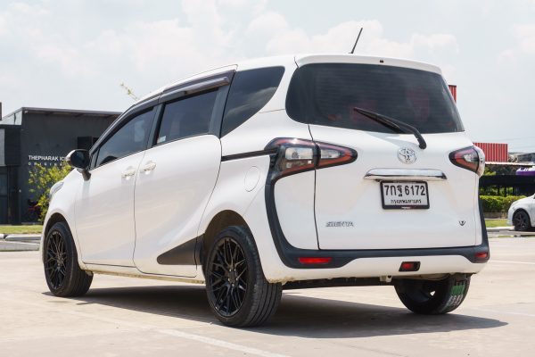 TOYOTA SIENTA 1.5 V AT 2017 จด 2018 - Image 8