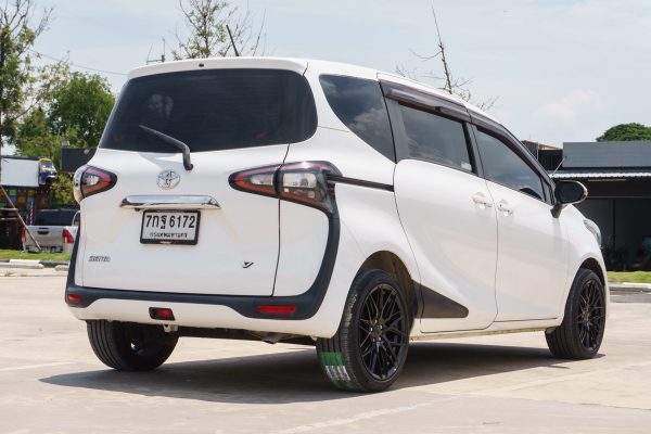 TOYOTA SIENTA 1.5 V AT 2017 จด 2018 - Image 10