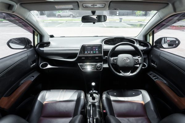 TOYOTA SIENTA 1.5 V AT 2017 จด 2018 - Image 17
