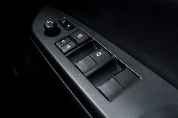 TOYOTA YARIS 1.2 E AT 2019 - Image 19
