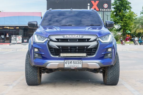 ISUZU D-MAX CAB 4 3.0 VCROSS M 4WD AT 2021 - Image 4