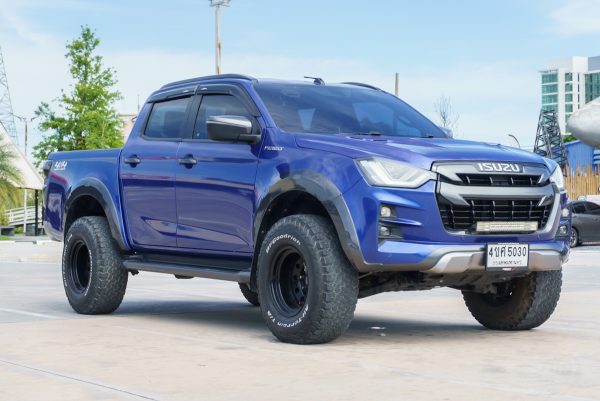 ISUZU D-MAX CAB 4 3.0 VCROSS M 4WD AT 2021 - Image 5