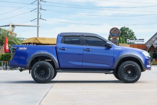 ISUZU D-MAX CAB 4 3.0 VCROSS M 4WD AT 2021 - Image 6