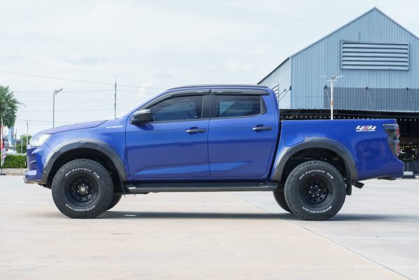 ISUZU D-MAX CAB 4 3.0 VCROSS M 4WD AT 2021 - Image 7