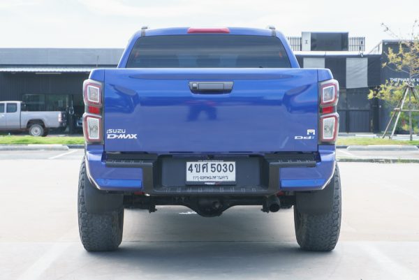 ISUZU D-MAX CAB 4 3.0 VCROSS M 4WD AT 2021 - Image 9