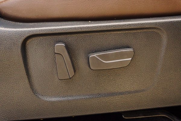 ISUZU D-MAX CAB 4 3.0 VCROSS M 4WD AT 2021 - Image 12
