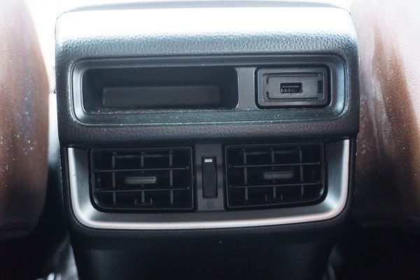ISUZU D-MAX CAB 4 3.0 VCROSS M 4WD AT 2021 - Image 17