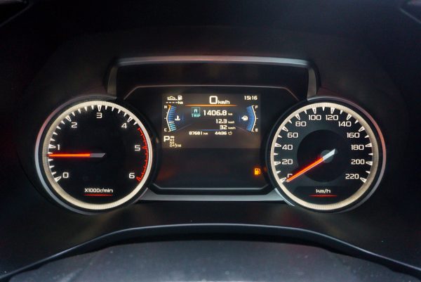ISUZU D-MAX CAB 4 3.0 VCROSS M 4WD AT 2021 - Image 32