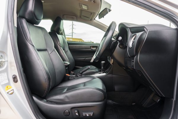TOYOTA ALTIS 1.8 ESPORT OPTION AT 2019 - Image 11