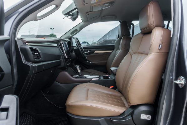 ISUZU MU-X 1.9 ELEGANT AT 2022 - Image 17