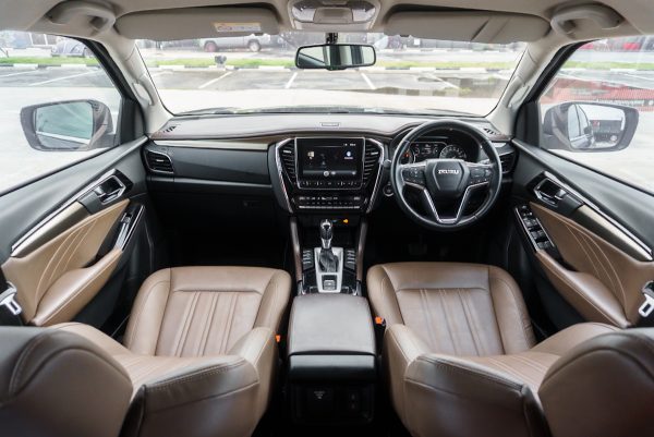 ISUZU MU-X 1.9 ELEGANT AT 2022 - Image 18