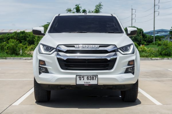 ISUZU D-MAX CAB 4 HI-LANDER 1.9 L DA MT 2023 - Image 4