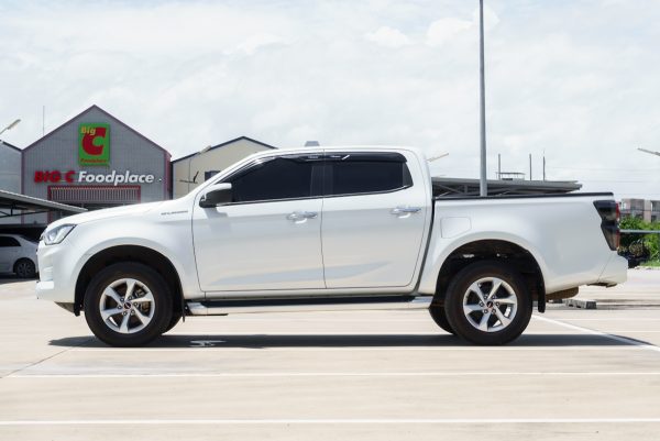 ISUZU D-MAX CAB 4 HI-LANDER 1.9 L DA MT 2023 - Image 7
