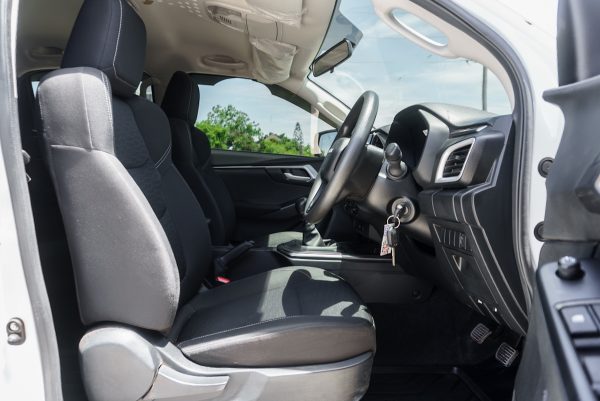 ISUZU D-MAX CAB 4 HI-LANDER 1.9 L DA MT 2023 - Image 11