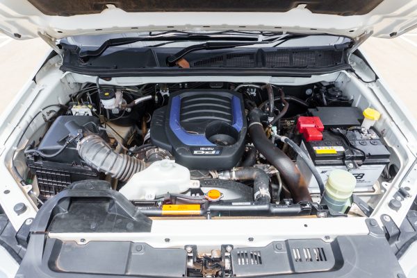 ISUZU D-MAX CAB 4 HI-LANDER 1.9 L DA MT 2023 - Image 27