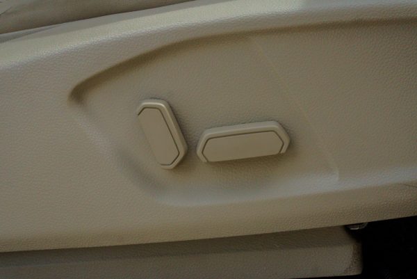 FORD EVEREST 3.2 TITANIUM PLUS 4WD AT ปี 2016 - Image 12