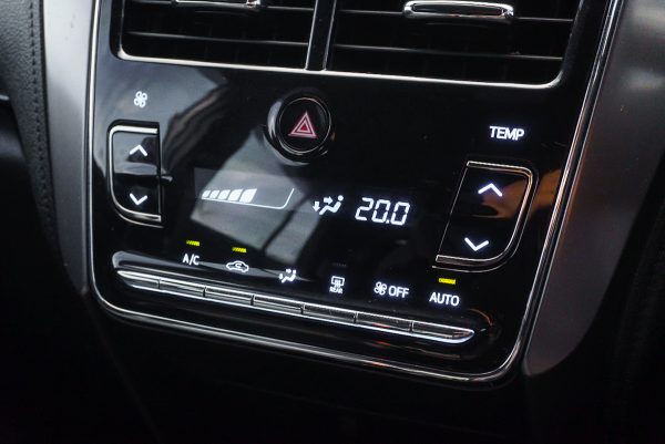 TOYOTA YARIS 1.2 SPORT AT 2021 - Image 23