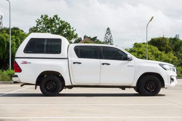 TOYOTA REVO 2.4 CAB4 Z EDITION J PLUS MT ปี2020 - Image 6