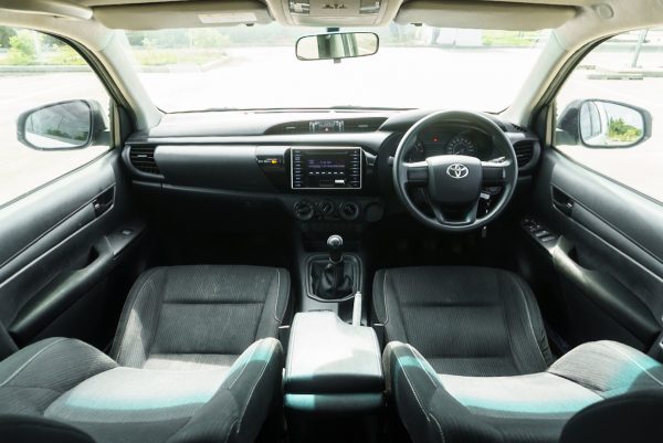 TOYOTA REVO 2.4 CAB4 Z EDITION J PLUS MT ปี2020 - Image 15