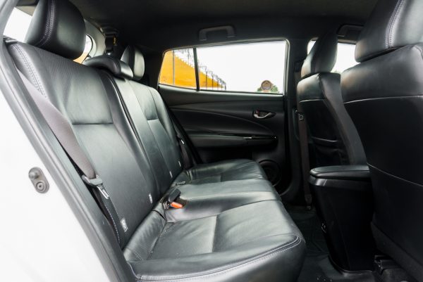 TOYOTA YARIS 1.2 SPORT PREMIUM (TWO-TONE) AT 2021 จด 2022 - Image 12