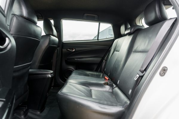 TOYOTA YARIS 1.2 SPORT PREMIUM (TWO-TONE) AT 2021 จด 2022 - Image 13
