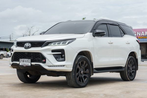 TOYOTA FORTUNER 2.8 GR SPORT 4WD AT ปี 2022 - Image 3