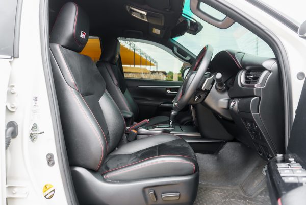 TOYOTA FORTUNER 2.8 GR SPORT 4WD AT ปี 2022 - Image 11