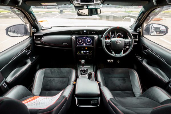 TOYOTA FORTUNER 2.8 GR SPORT 4WD AT ปี 2022 - Image 17
