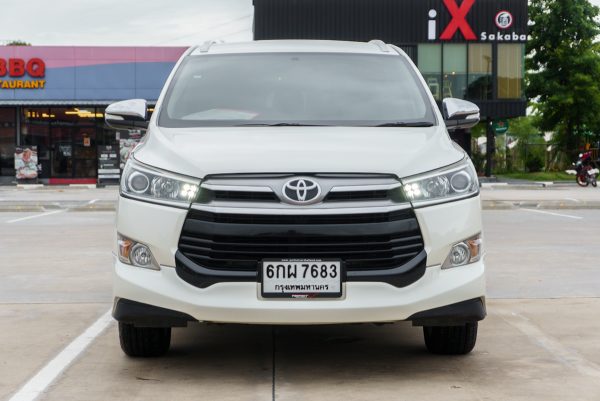 TOYOTA INNOVA 2.8 CRYSTA V AT 2017 - Image 4
