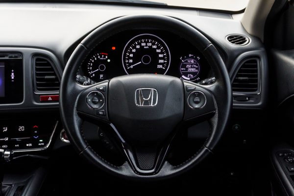 HONDA HR-V 1.8 E AT ปี 2015 - Image 16