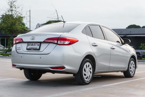 TOYOTA YARIS ATIV 1.2 ENTRY AT ปี 2020 - Image 10