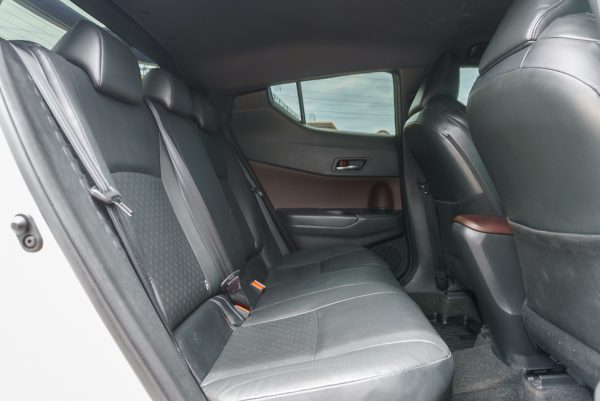 TOYOTA CH-R 1.8 HYBRID MID AT ปี2021 - Image 12
