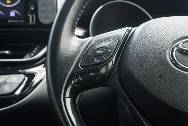 TOYOTA CH-R 1.8 HYBRID MID AT ปี2021 - Image 17