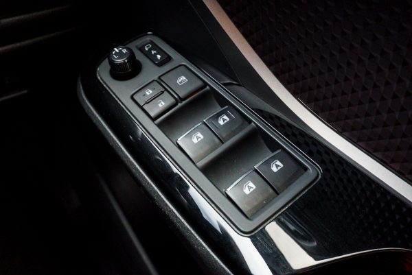 TOYOTA CH-R 1.8 HYBRID MID AT ปี2021 - Image 20