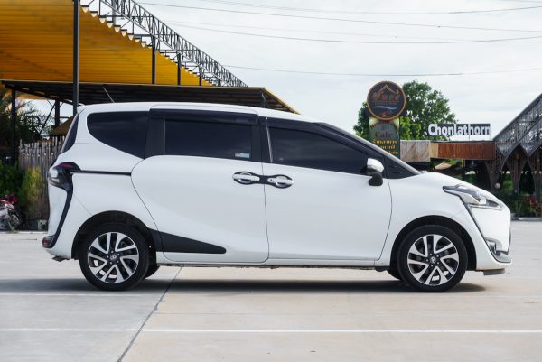 TOYOTA SIENTA 1.5 V ปี2018 - Image 6