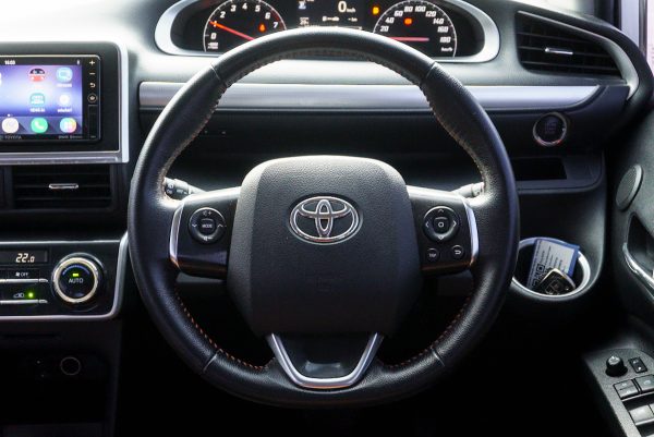 TOYOTA SIENTA 1.5 V ปี2018 - Image 21
