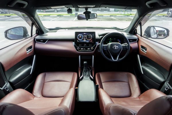 TOYOTA COROLLA CROSS 1.8 HYBRID PREMIUM ปี2021 - Image 15
