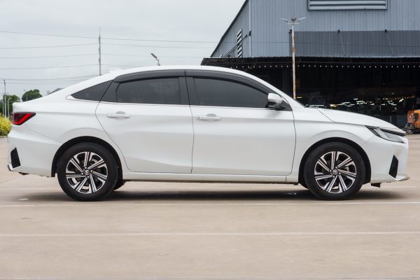 TOYOTA YARIS ATIV 1.2 PREMIUM AT ปี 2023 - Image 8