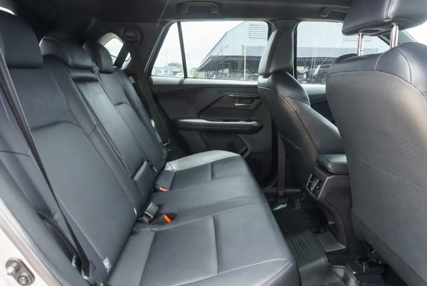 TOYOTA YARIS CROSS 1.5 HEV PREMIUM LUXURY 2023 (4ขษ6810) - Image 12