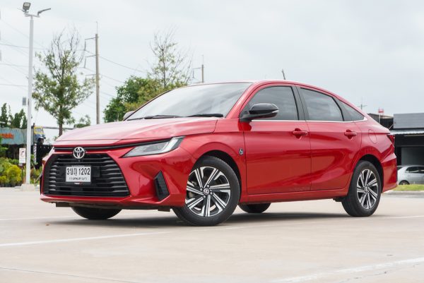 TOYOTA YARIS ATIV 1.2 PREMIUM LUXURY 2022 - Image 2