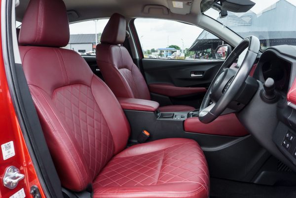 TOYOTA YARIS ATIV 1.2 PREMIUM LUXURY 2022 - Image 11