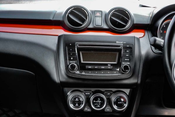 SUZUKI SWIFT 1.2 GLX AT ปี 2018 (กท8850) - Image 19