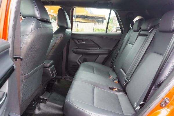 TOYOTA YARIS CROSS 1.5 HEV PREMIUM LUXURY 2023 (4ขห6510) - Image 13