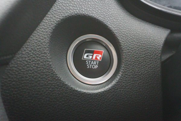 TOYOTA COROLLA CROSS 1.8 HEV GR SPORT 2022 - Image 22