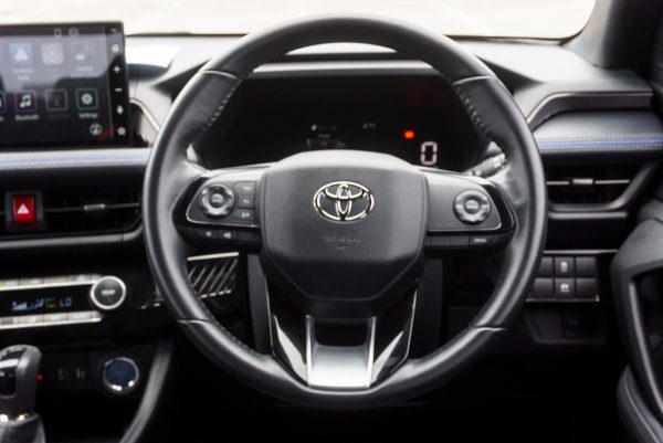 TOYOTA YARIS CROSS 1.5 HEV SMART 2023 - Image 16